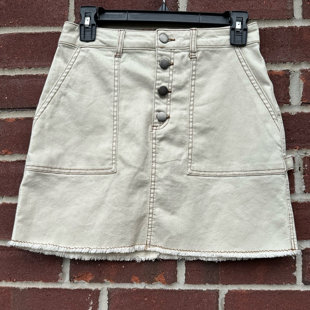 GB Girls Cream Button-Front Mini Skirt Size Medium (S1)